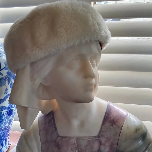 Genuine beaver fur pillbox hat Glacier Wear - main image 3